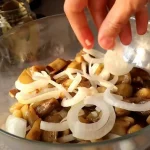 ongelooflijk-gemarineerde-aubergines-die-op-paddenstoelen-lijken-het-perfecte-voorgerechtenrecept.webp.webp